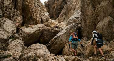 Zum Einstieg des Maximilian-Klettersteiges
